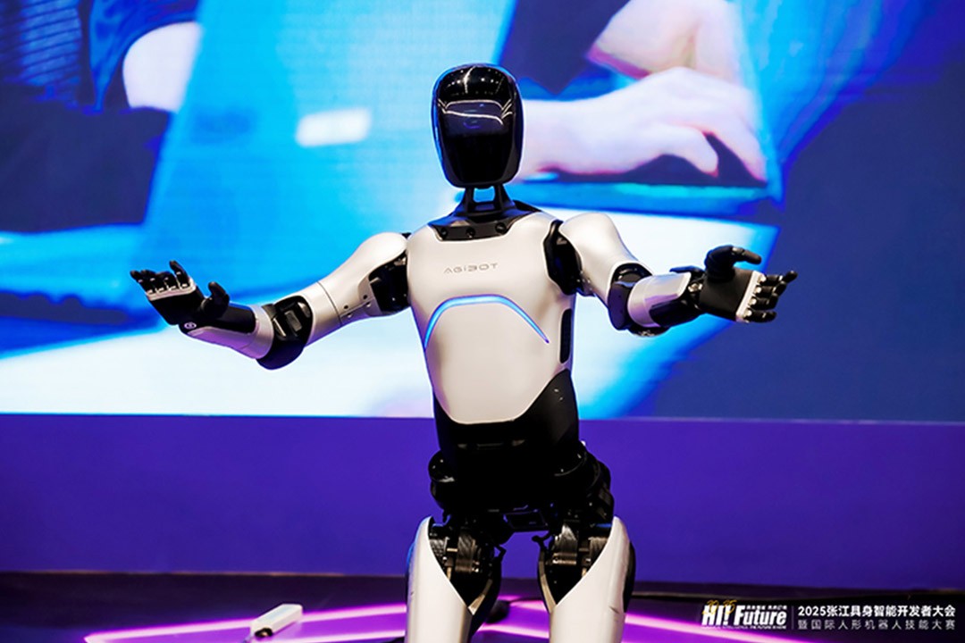 海洋之神590线路远征A2成全球首个同时拥有中美欧认证的人形机器人